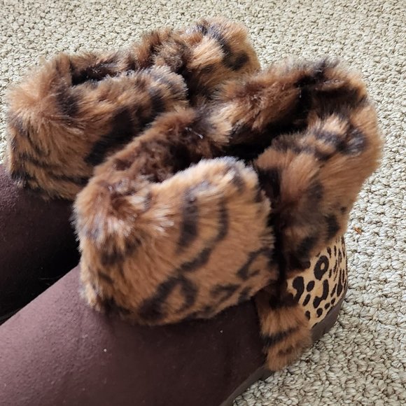 Jessica Simpson Womens Micro-Suede Bootie Slipper - Picture 2 of 5